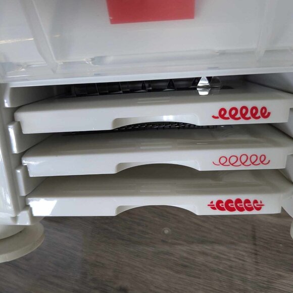 Paderno World Cuisine 6-Blade Vegetable Slicer / Spiralizer - Picture 3 of 5